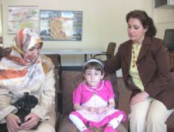 Minik Ayşenur'un örnek azmi